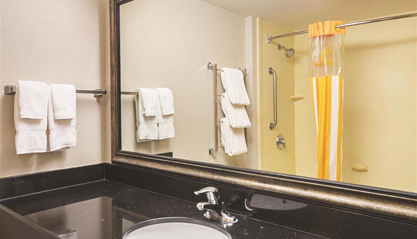 Chambre - La Quinta Inn & Suites by Wyndham Fresno Northwest