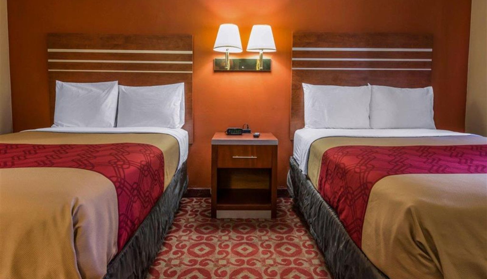 Room - Econo Lodge Hermitage South
