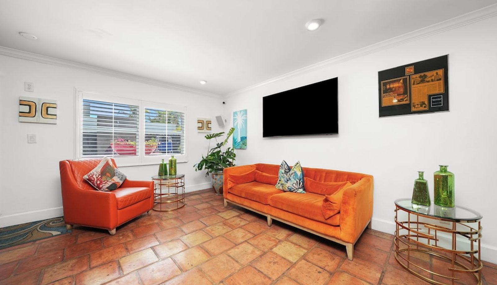 Hall - Hollywood Beach Suites