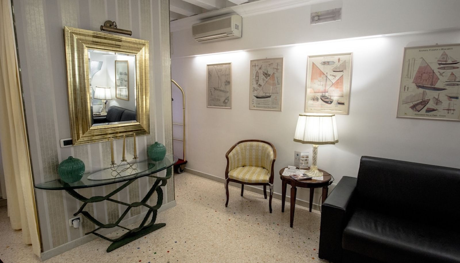 Hall - Hotel Antigo Trovatore