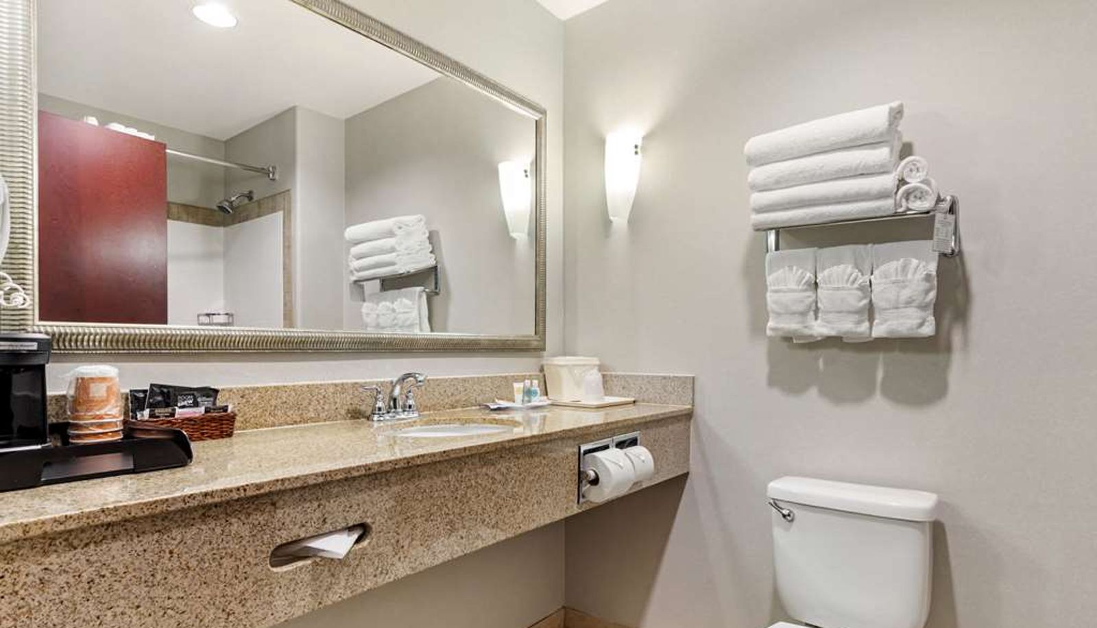 Zimmer - Comfort Suites Palestine