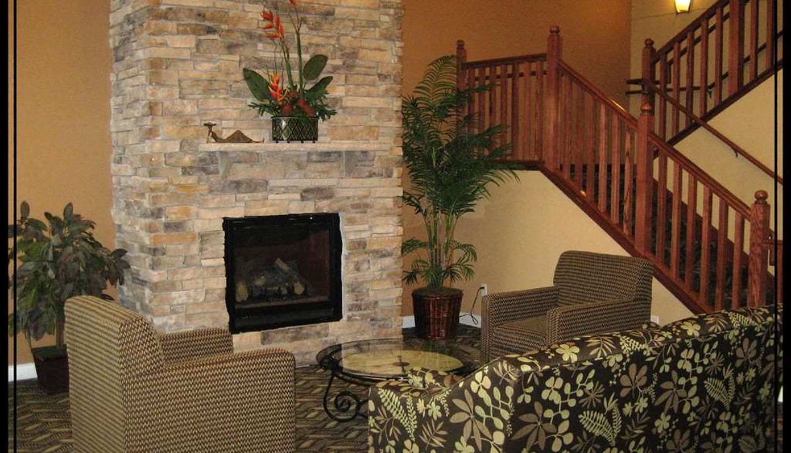 Lobby - GrandStay Hotel & Suites Pipestone