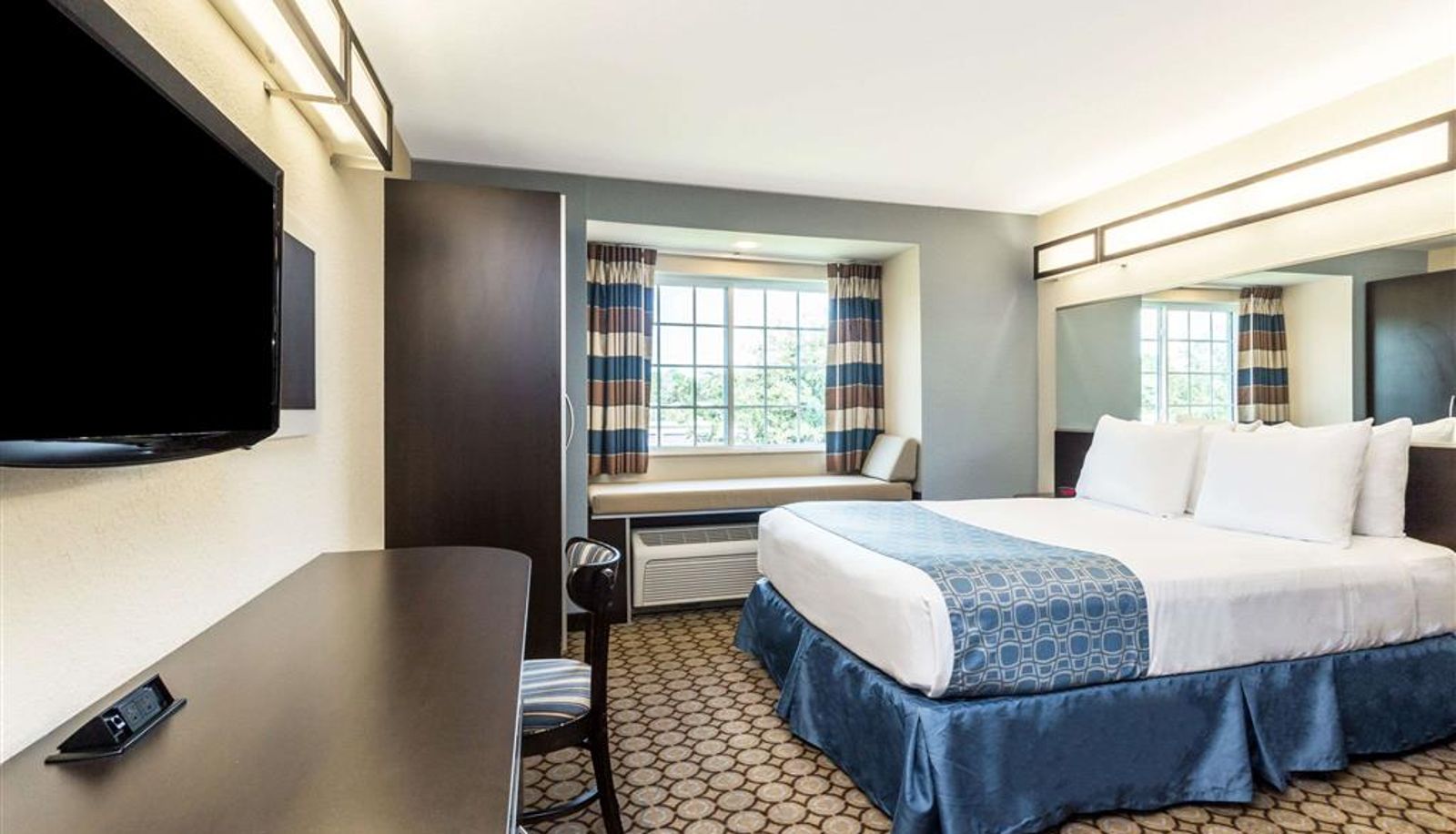 Zimmer - Microtel Inn & Suites by Wyndham Spring Hill/Weeki Wachee