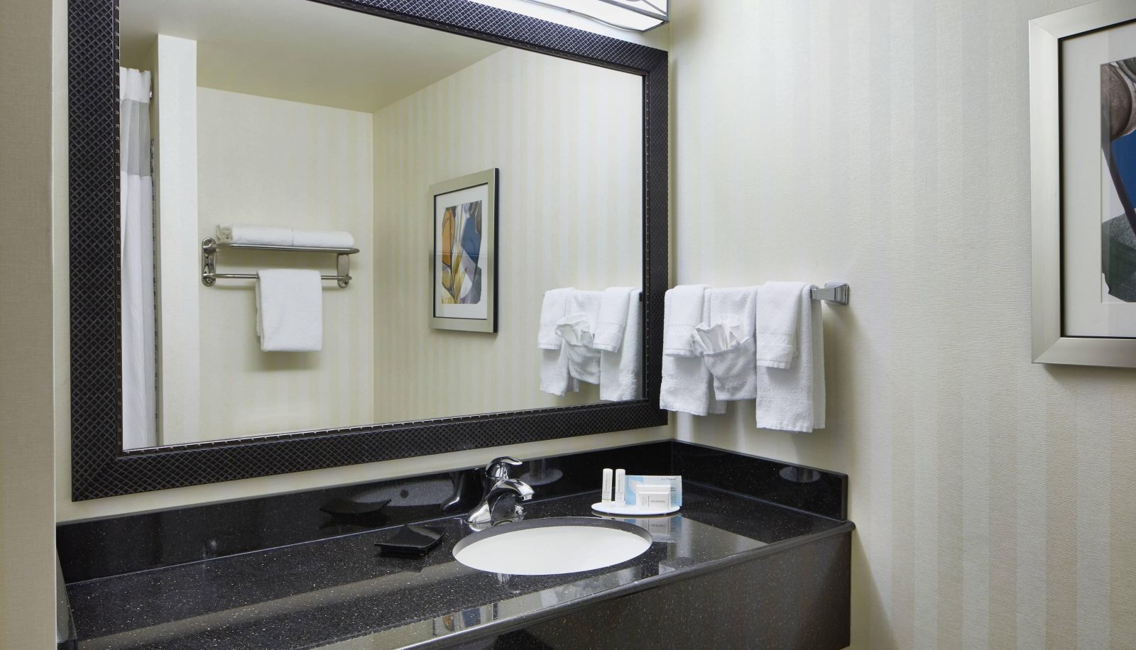 Room - Fairfield Inn and Suites by Marriott Columbus Polaris