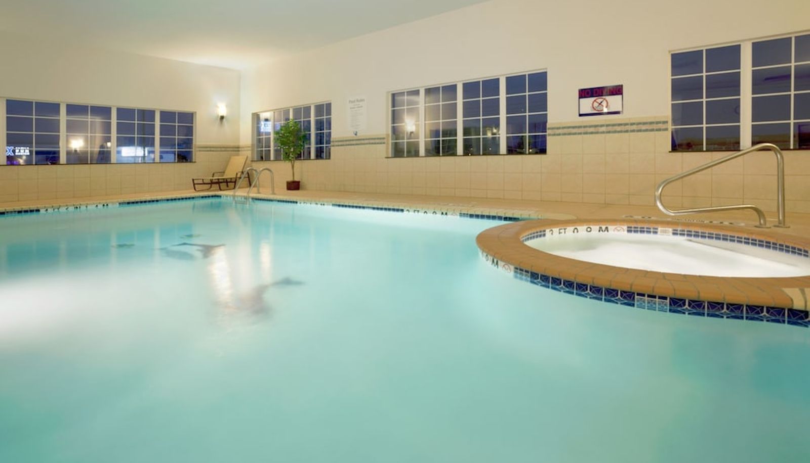 Pool - Holiday Inn Express & Suites GEORGETOWN by IHG