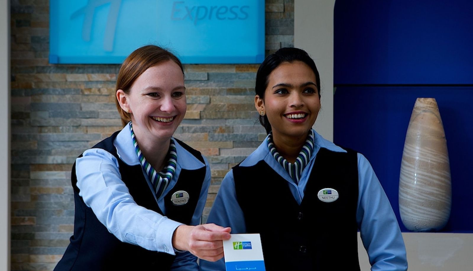 Reception - Holiday Inn Express DUBAI AIRPORT by IHG