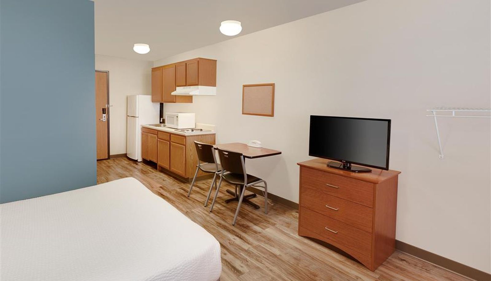 Room - WoodSpring Suites Council Bluffs