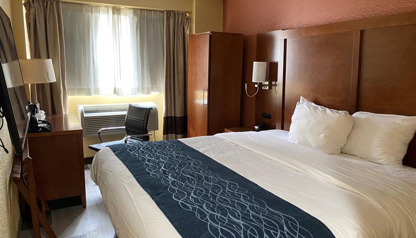 Room - Ramada by Wyndham New York Times Square West