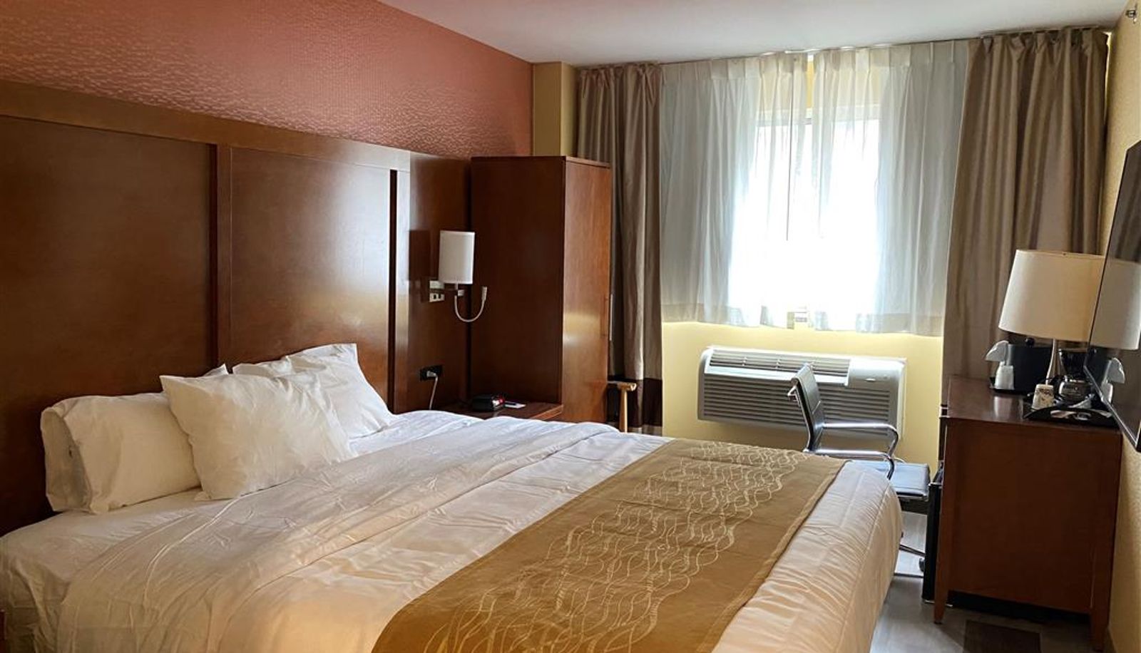Room - Ramada by Wyndham New York Times Square West