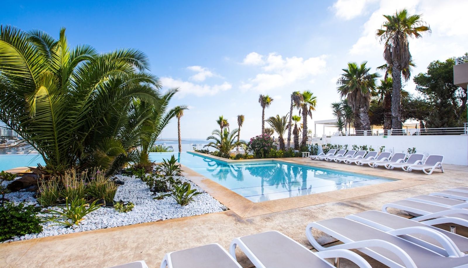 Pool - Salini Resort