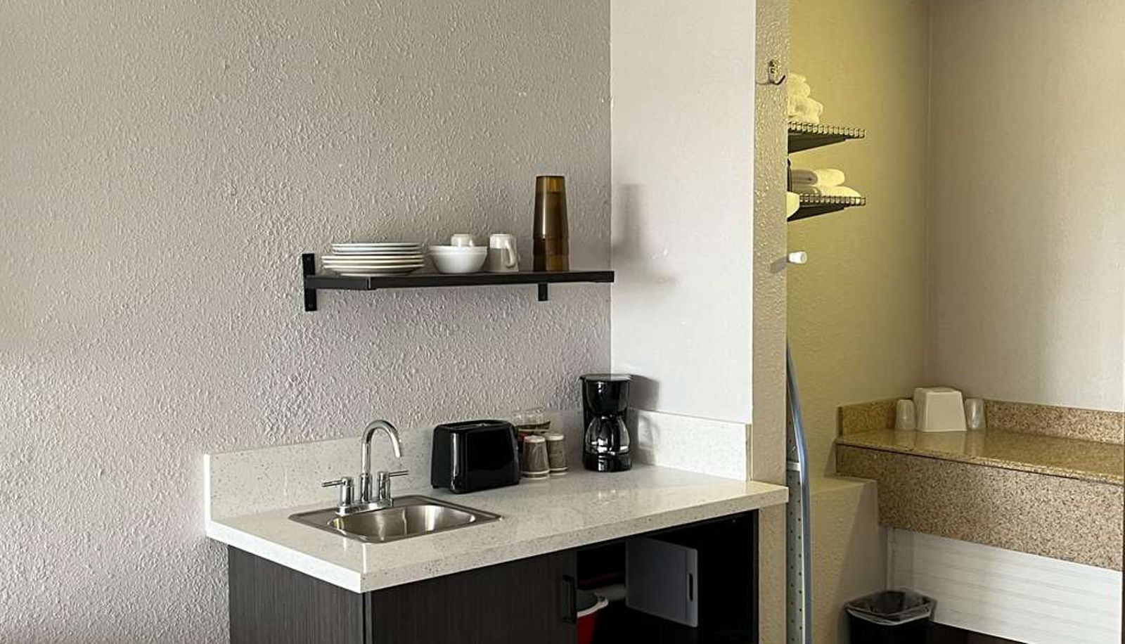Kamer - TX  Town East Studio 6 Mesquite