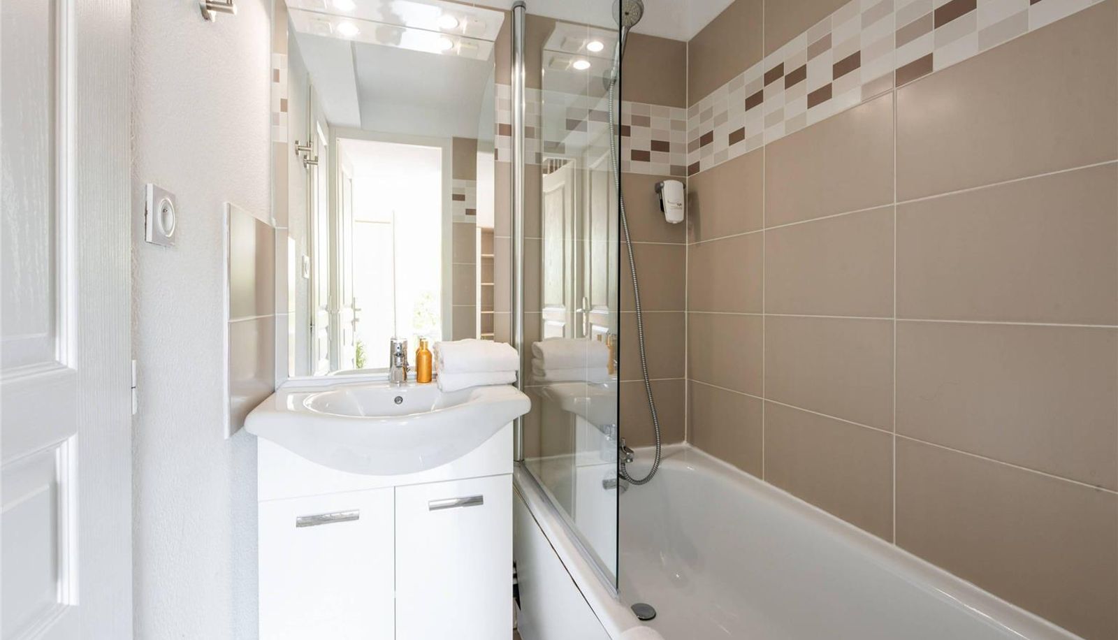 Pokój - Comfort Aparthotel Mandelieu la Napoule Village