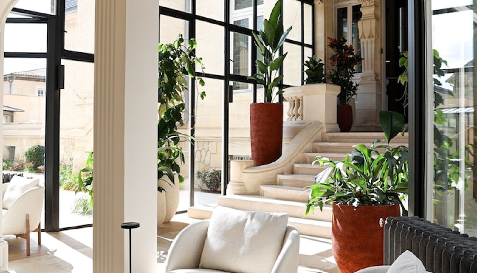Hall - Château Hotel Grand Barrail