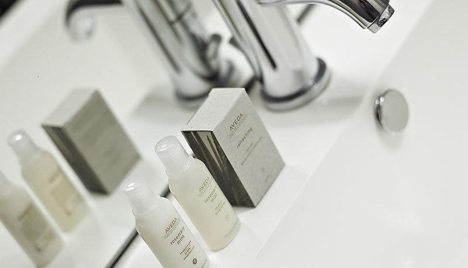 Camera - Nuvo Hotel Suites