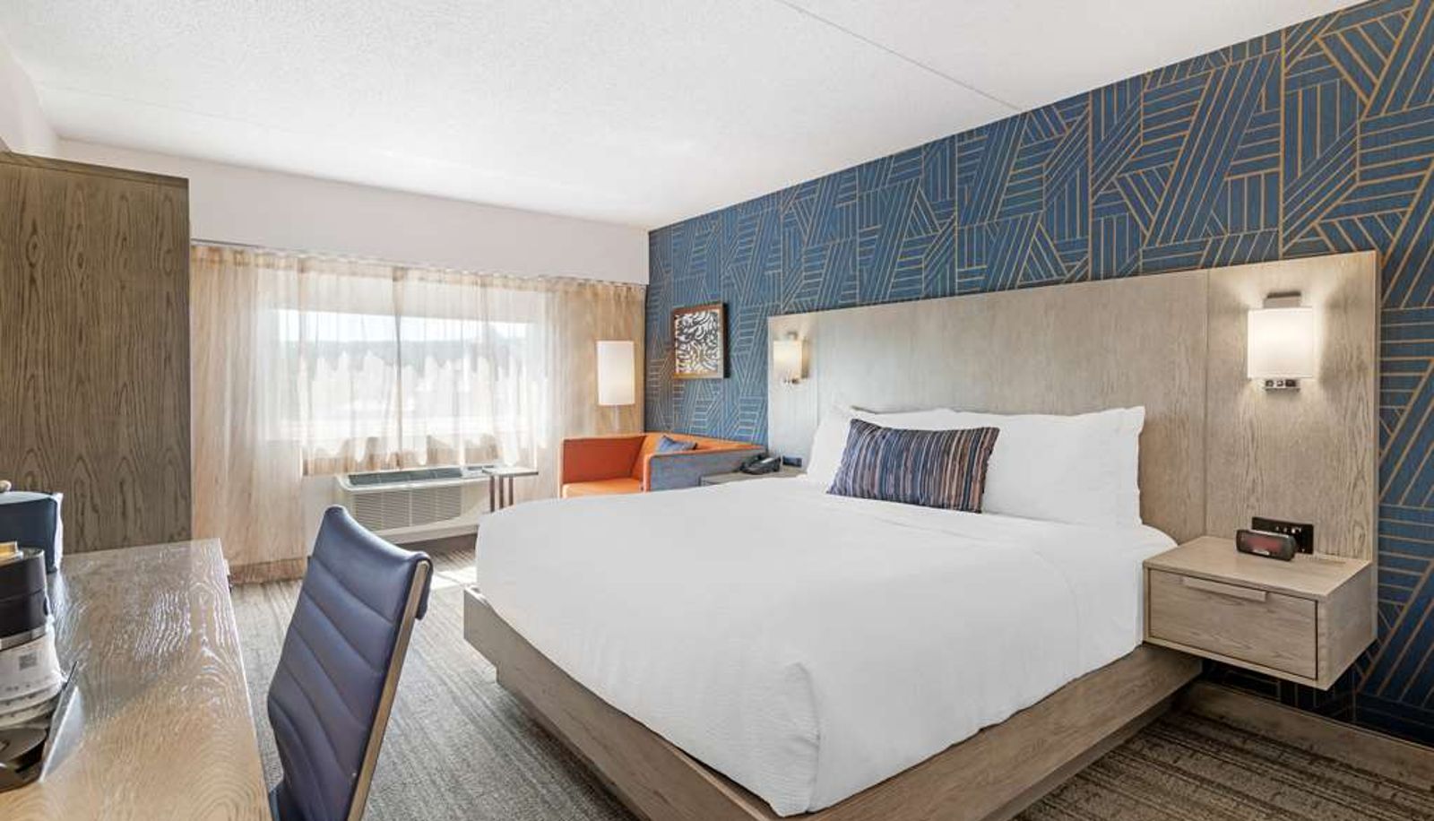 Camera - Best Western Plus Landmark Inn