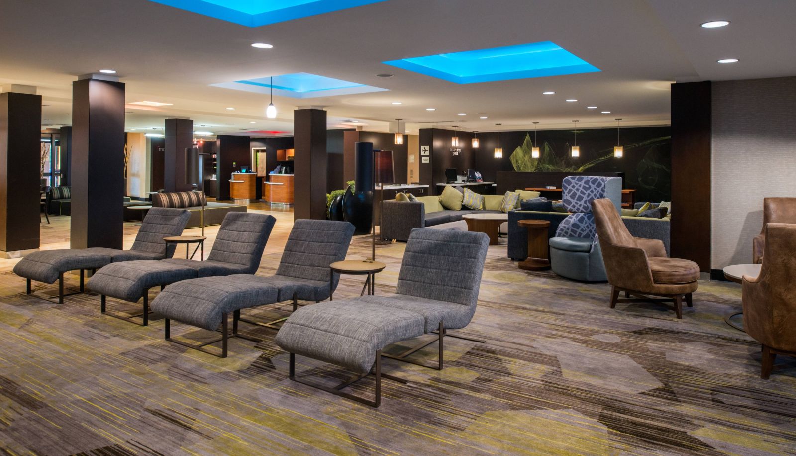Hall - Courtyard by Marriott Victorville Hesperia