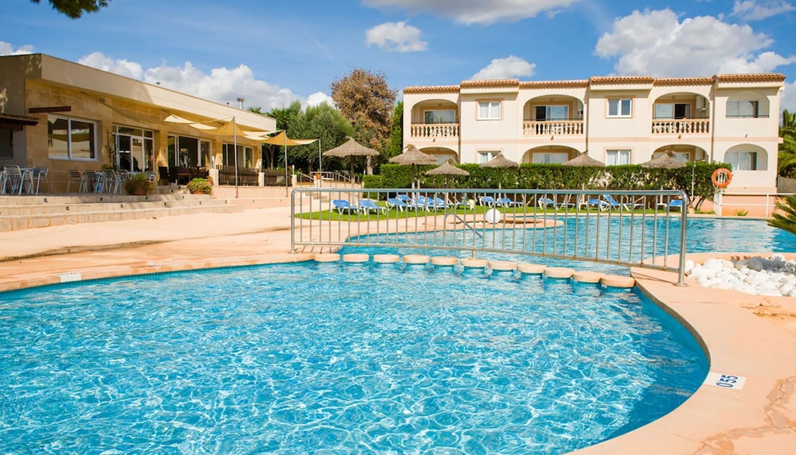 Pool - Apartamentos Sol Romántica by DOT Suites
