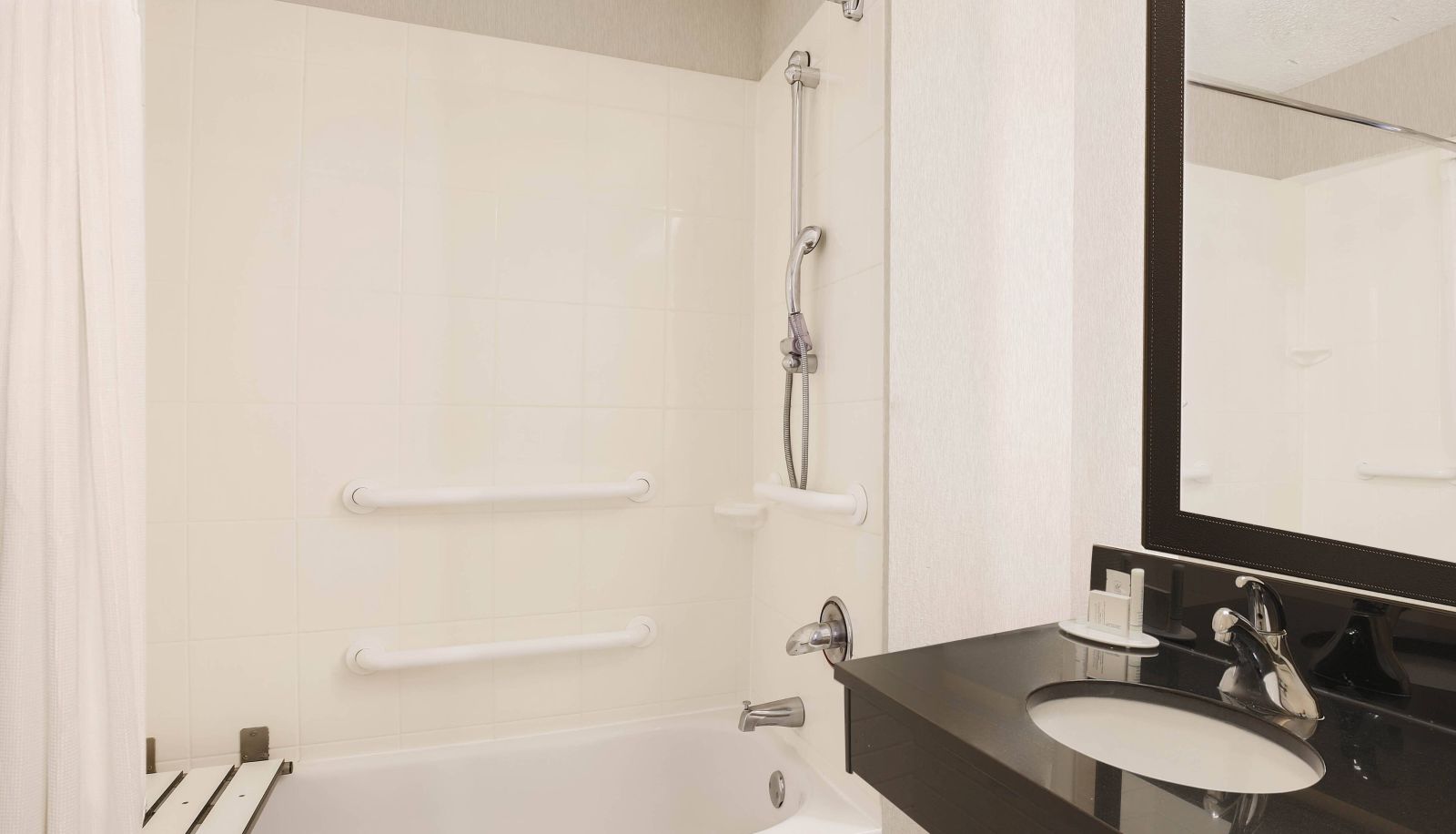 Habitación - Fairfield Inn and Suites by Marriott Tampa Fairgrounds Casino