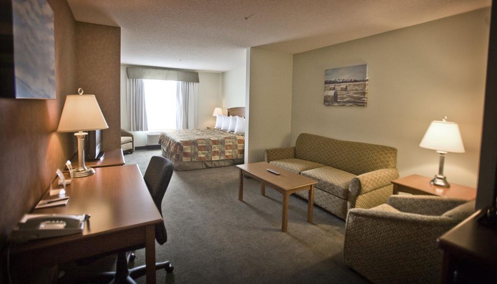 Zimmer - Service Plus Inns and Suites