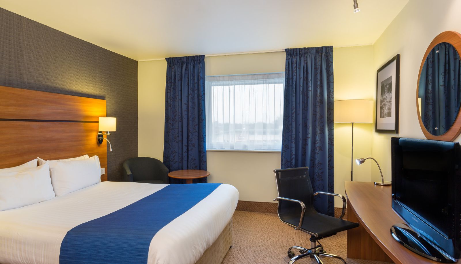 Zimmer - Holiday Inn Express BRAINTREE by IHG