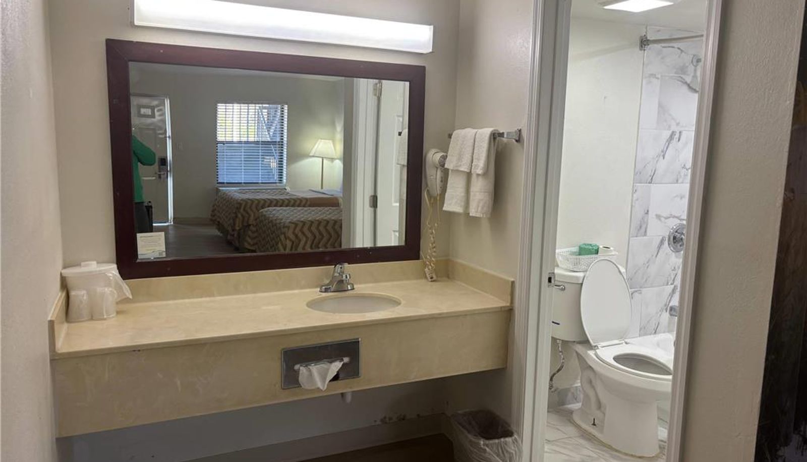 Room - High Springs Inn