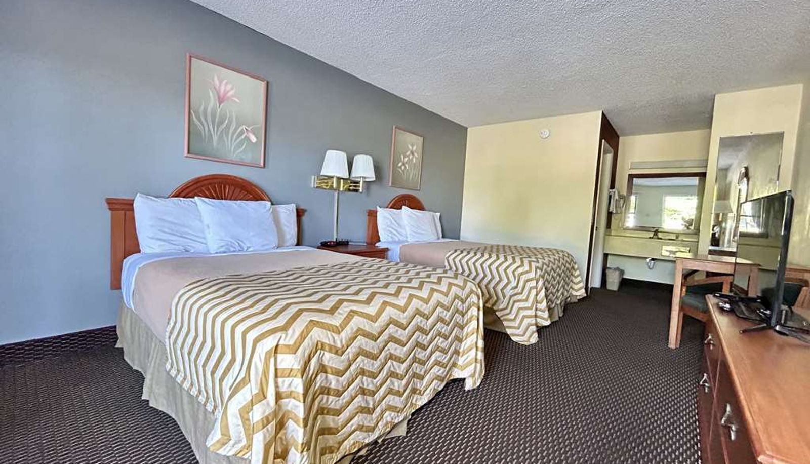 Room - High Springs Inn