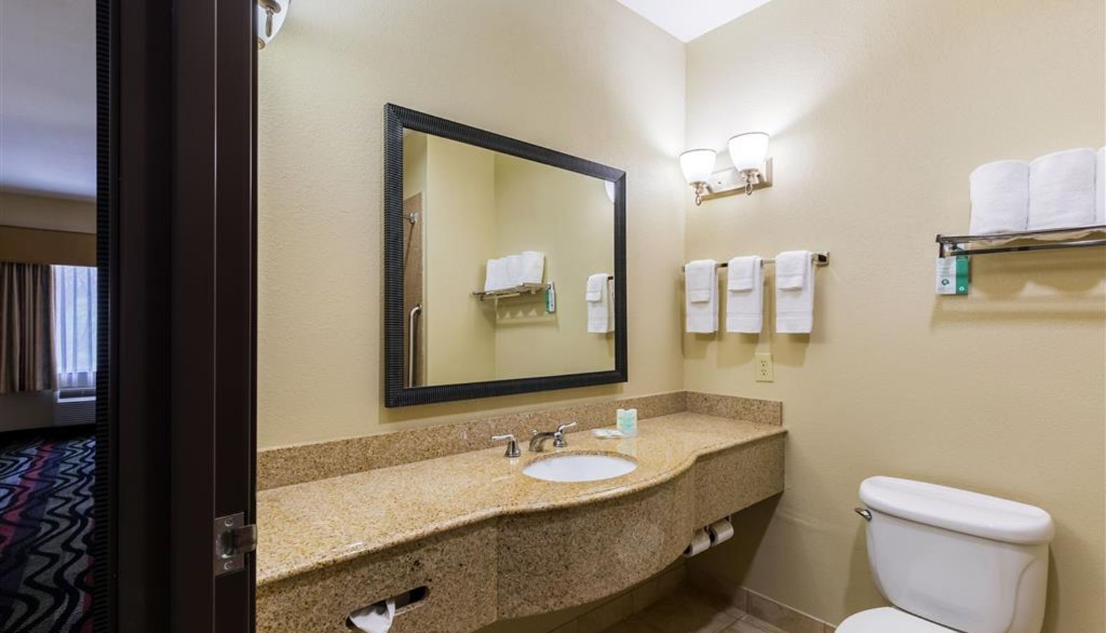 Zimmer - Comfort Suites Beaumont I-10