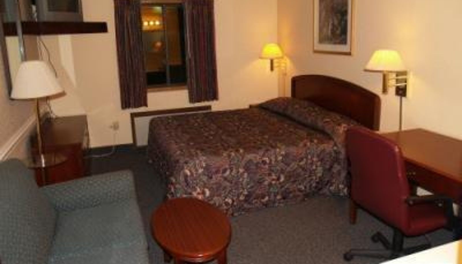 Room - Budget Inn Cedar Bluff VA