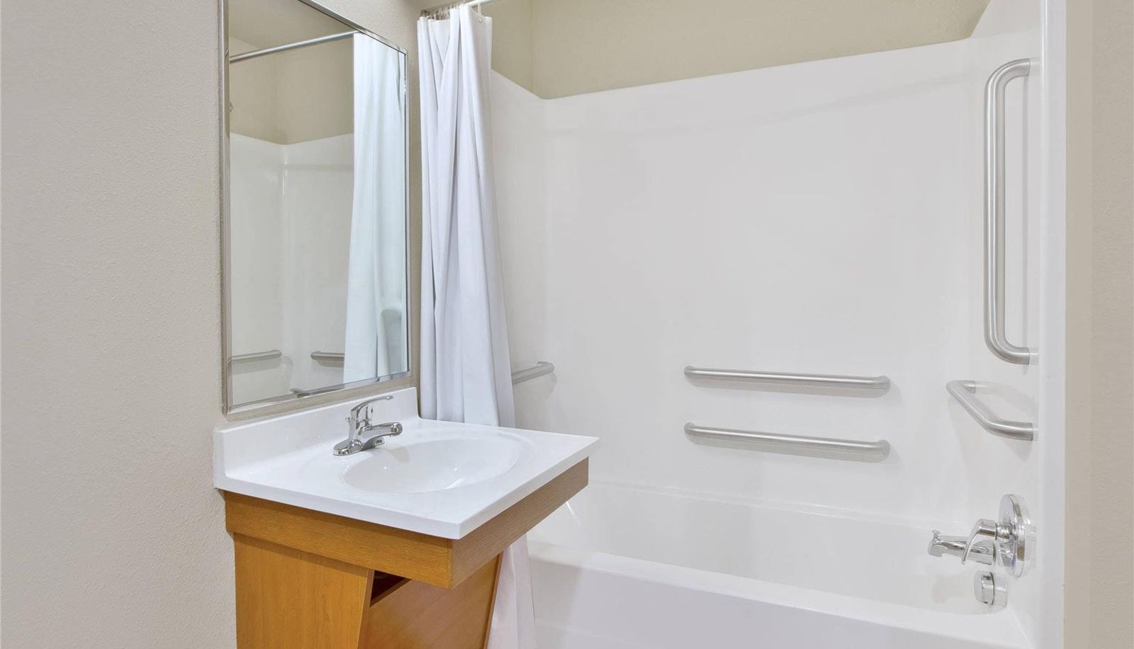 Room - WoodSpring Suites Colonial Heights Fort Lee