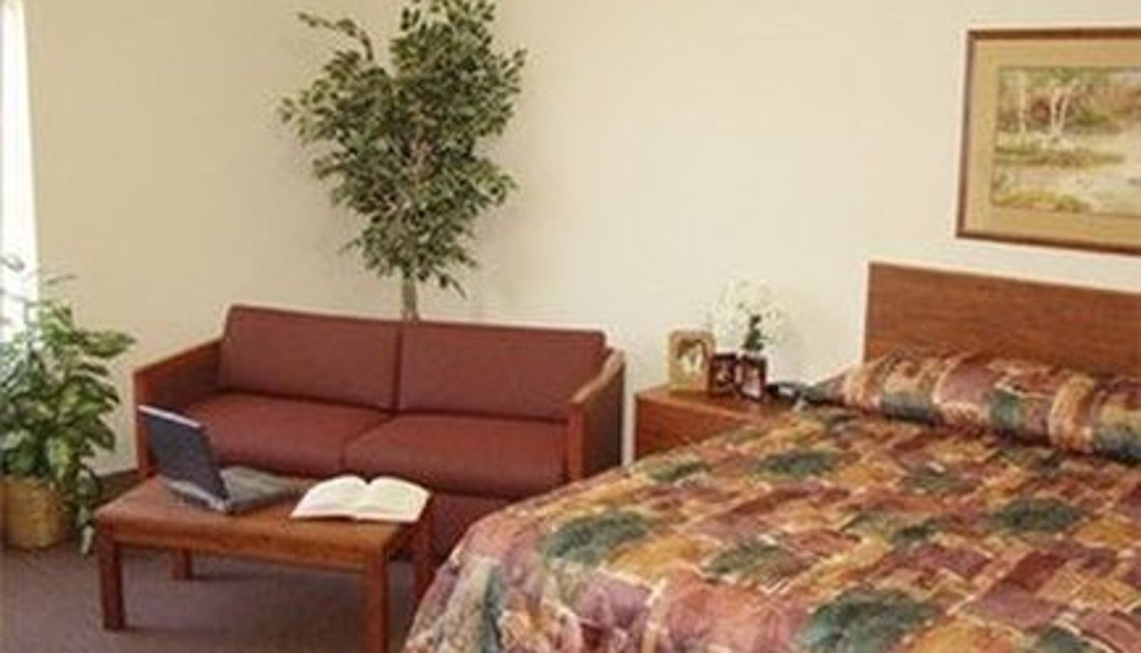 Room - WoodSpring Suites Columbus Southeast