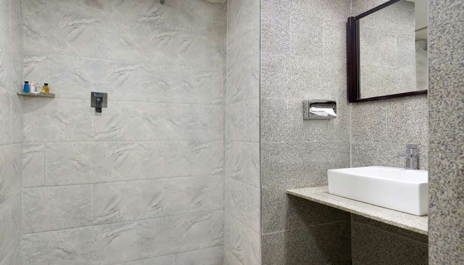 Kamer - Hawthorn Suites by Wyndham Abuja