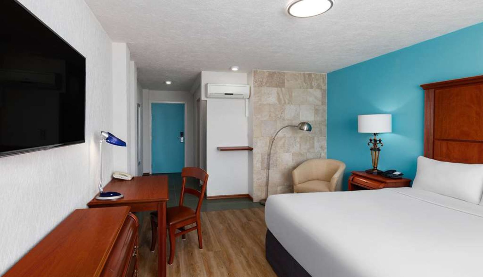 Room - Howard Johnson by Wyndham Toluca