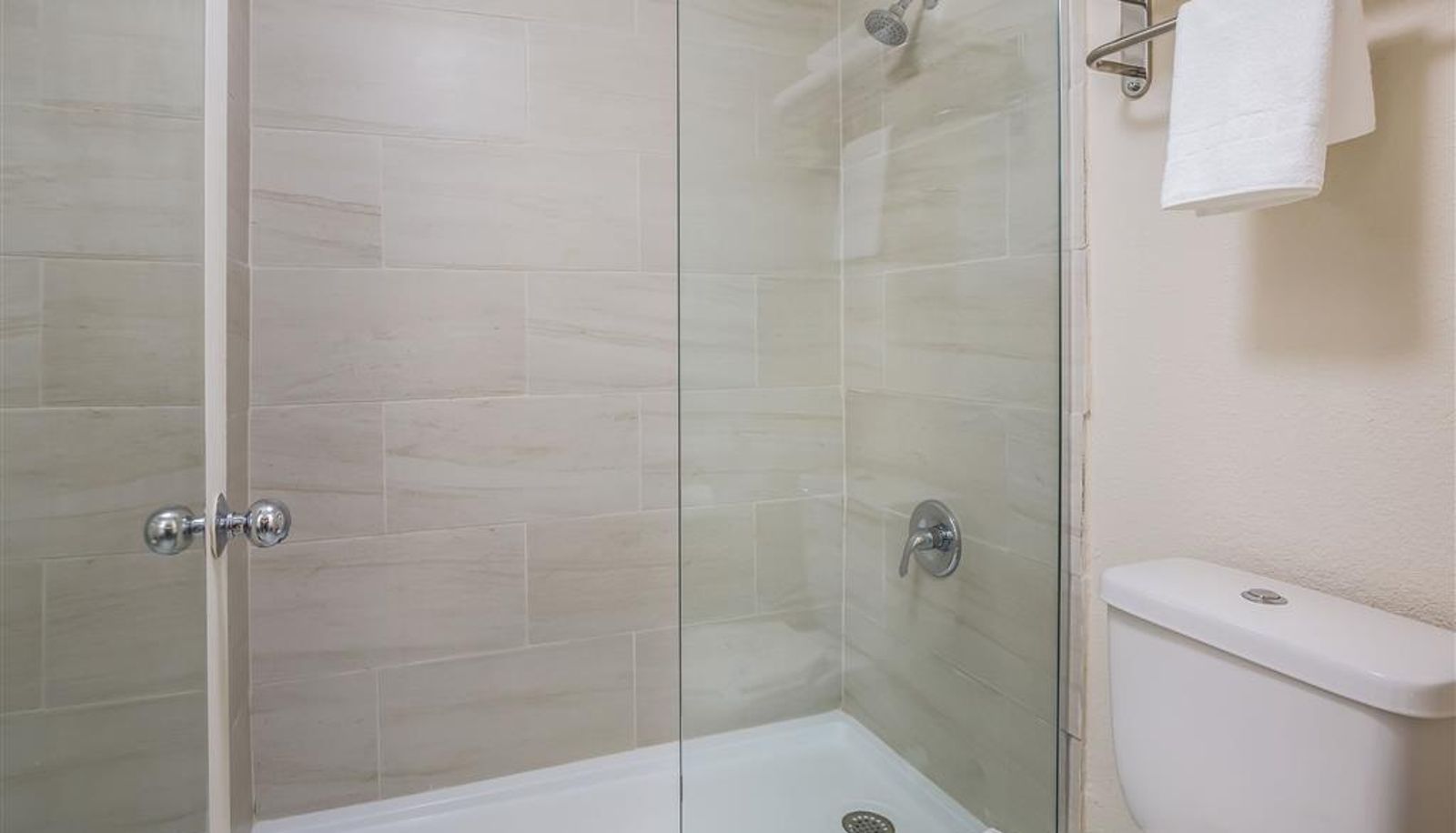 Camera - Quality Inn & Suites Suffolk West