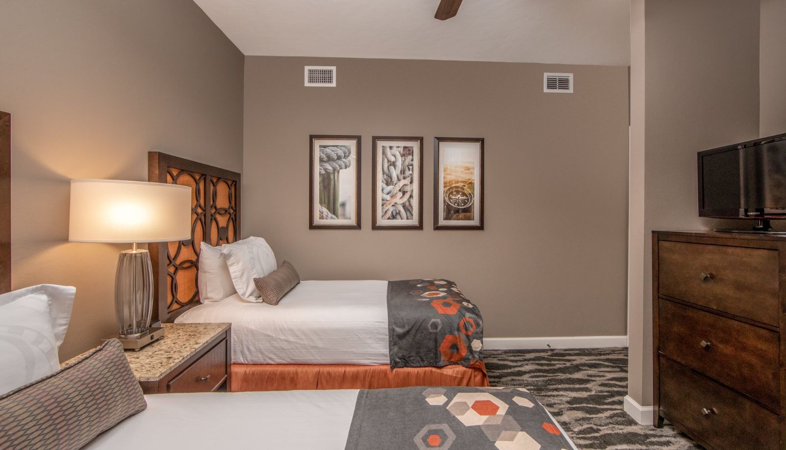 Room - Holiday Inn Club Vacations SUNSET COVE RESORT by IHG