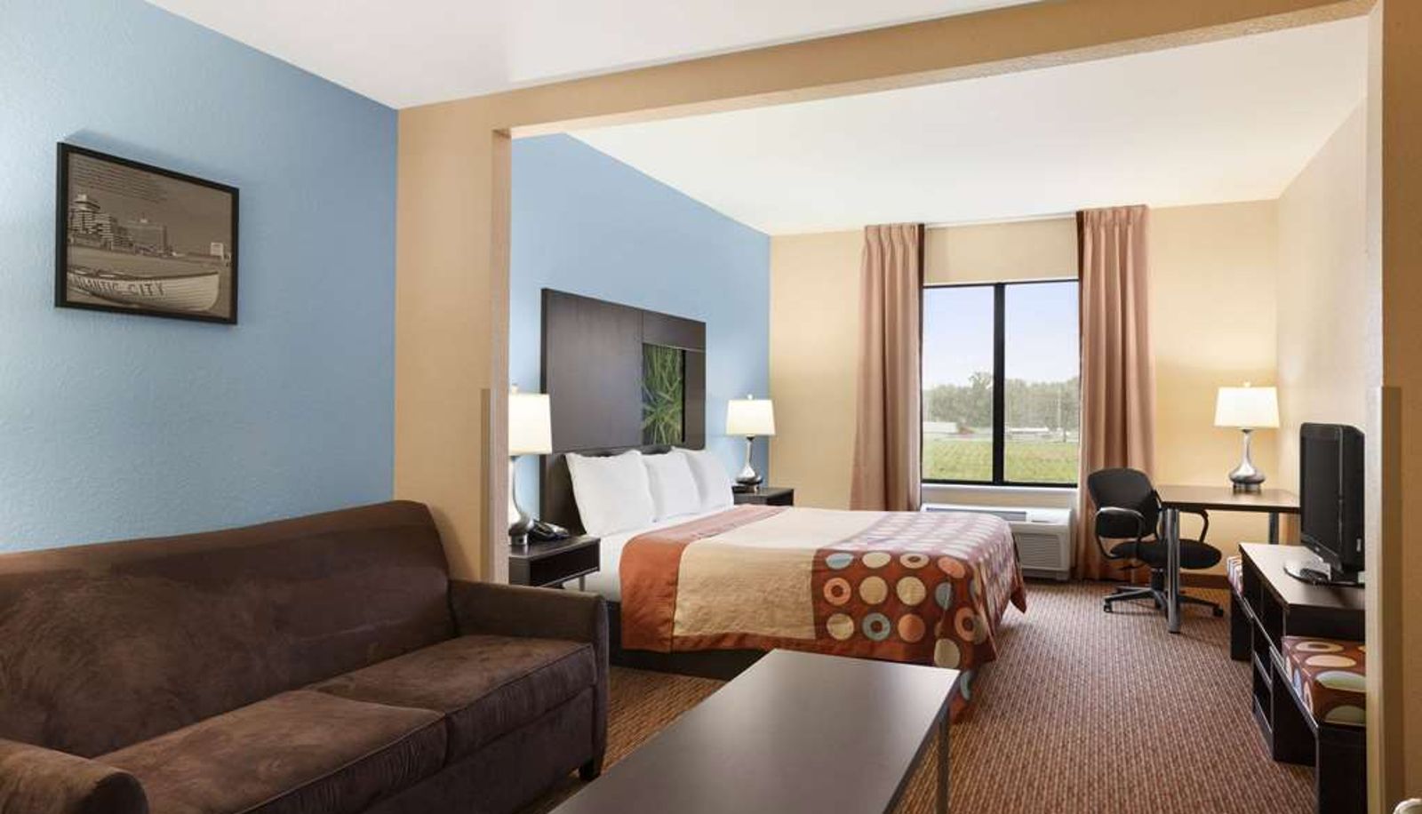 Suite - Super 8 by Wyndham Pennsville/Wilmington