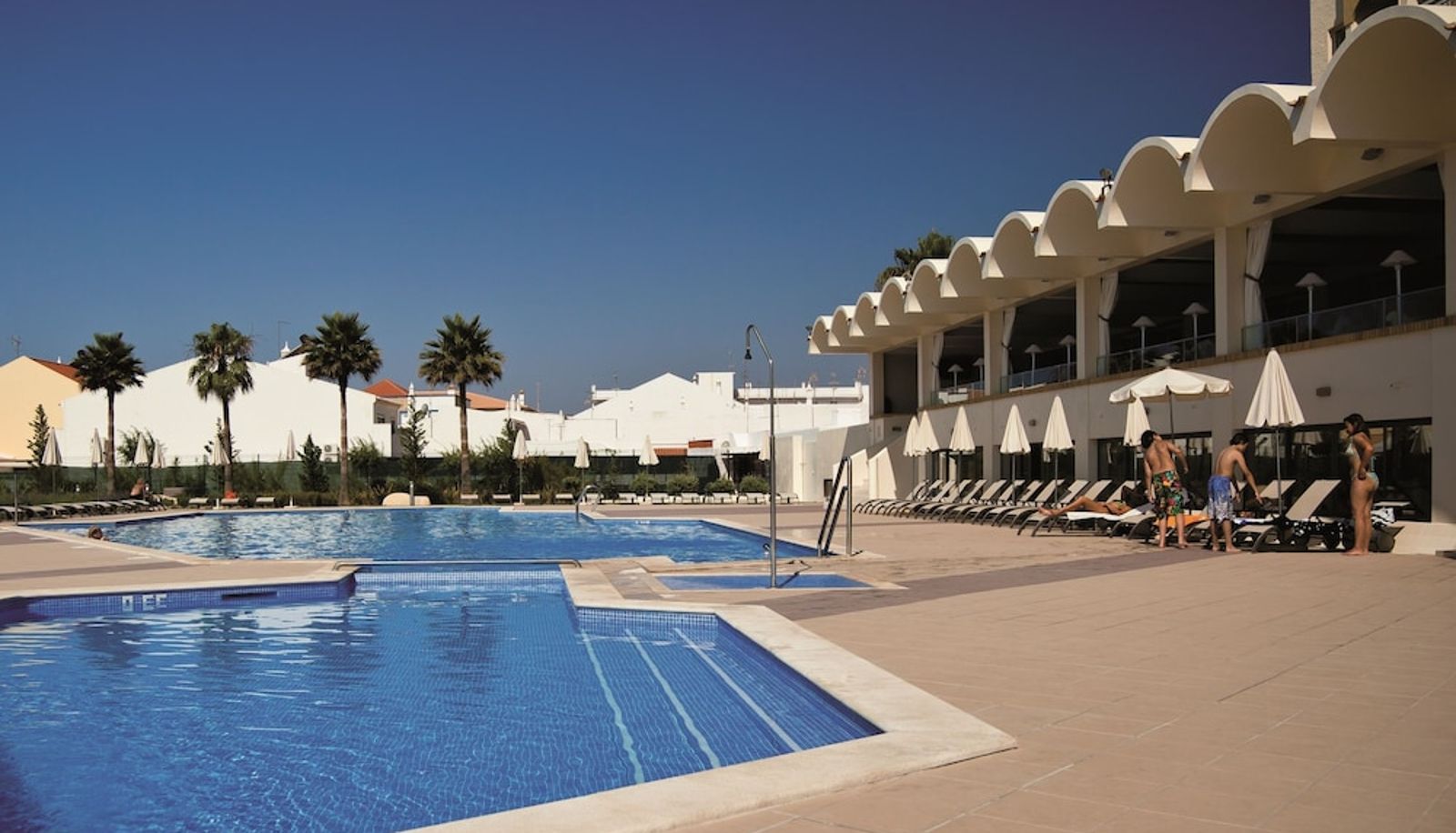 Pool - Ozadi Altura Beach Resort