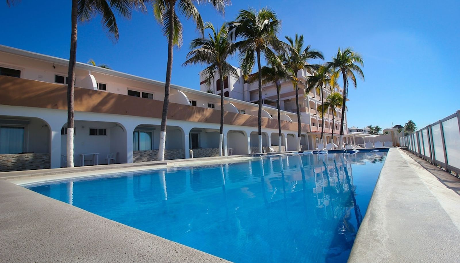 Pool - Hotel Marbella