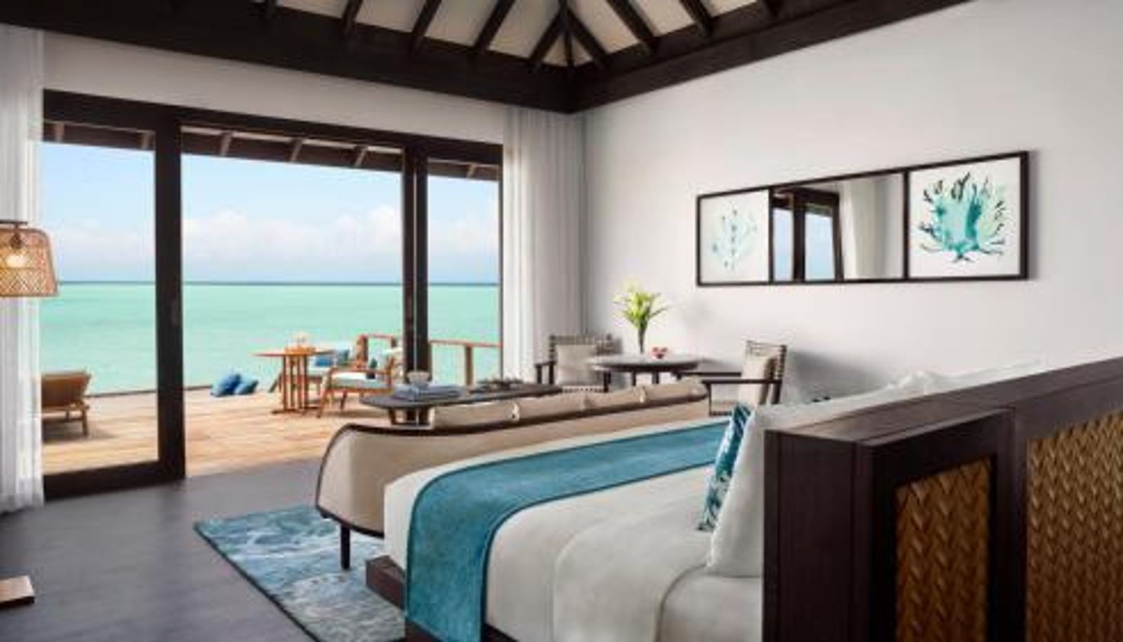 Camera - Anantara Veli Maldives Resort - Adults Only Resort & Spa