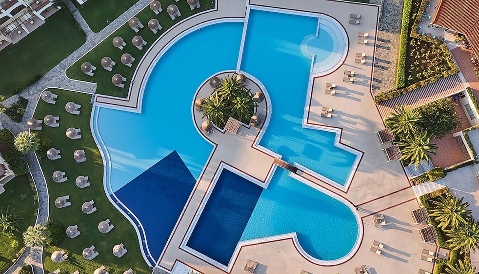 Pool - Pilot Beach Resort