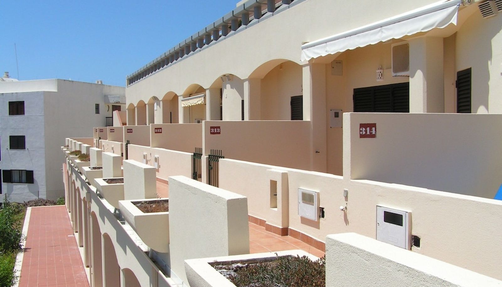 Pool - Iberlagos Apartments