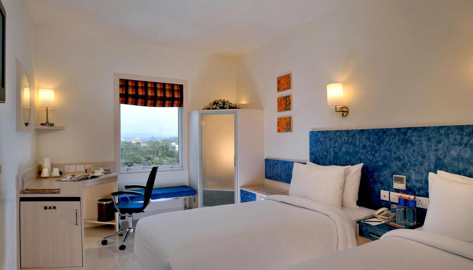 Kamer - Hometel Chandigarh