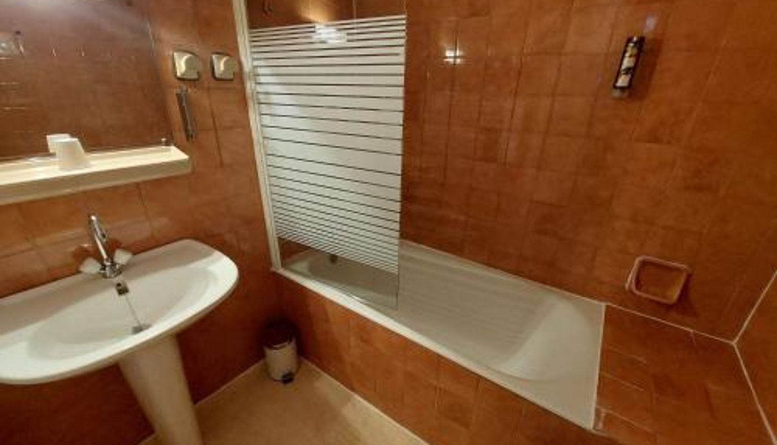 Badezimmer - Logis Hotels - La Table d'Antan - Hôtel 2 étoiles et Restaurant Logis