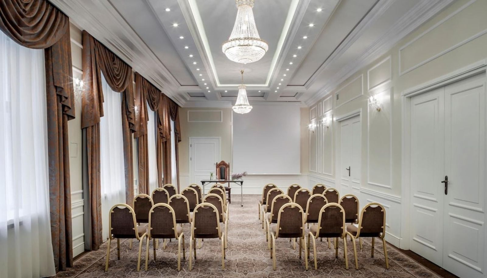 Meetingzimmer - Palac Zegrzynski