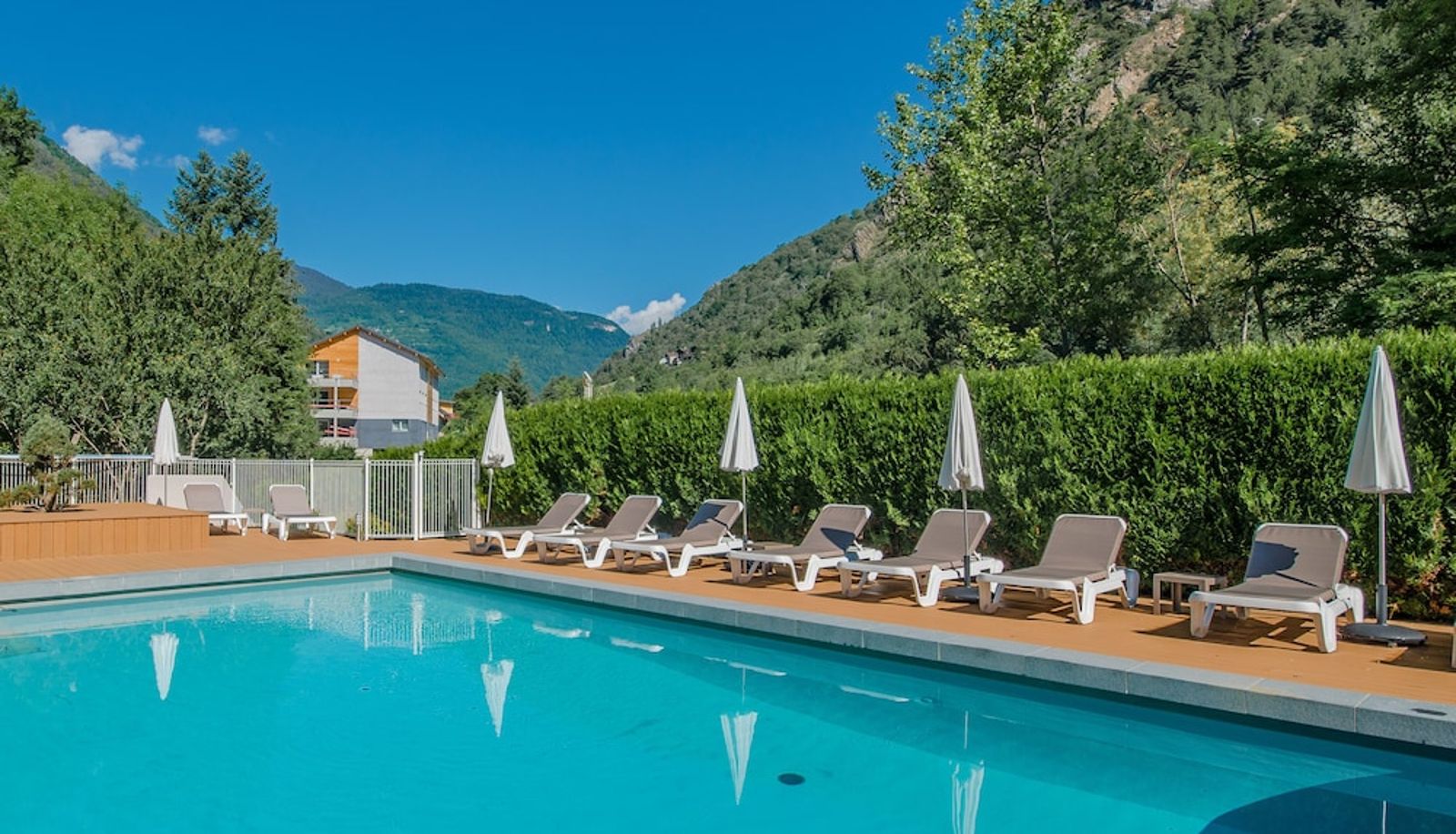 Pool - Savoy Hôtel