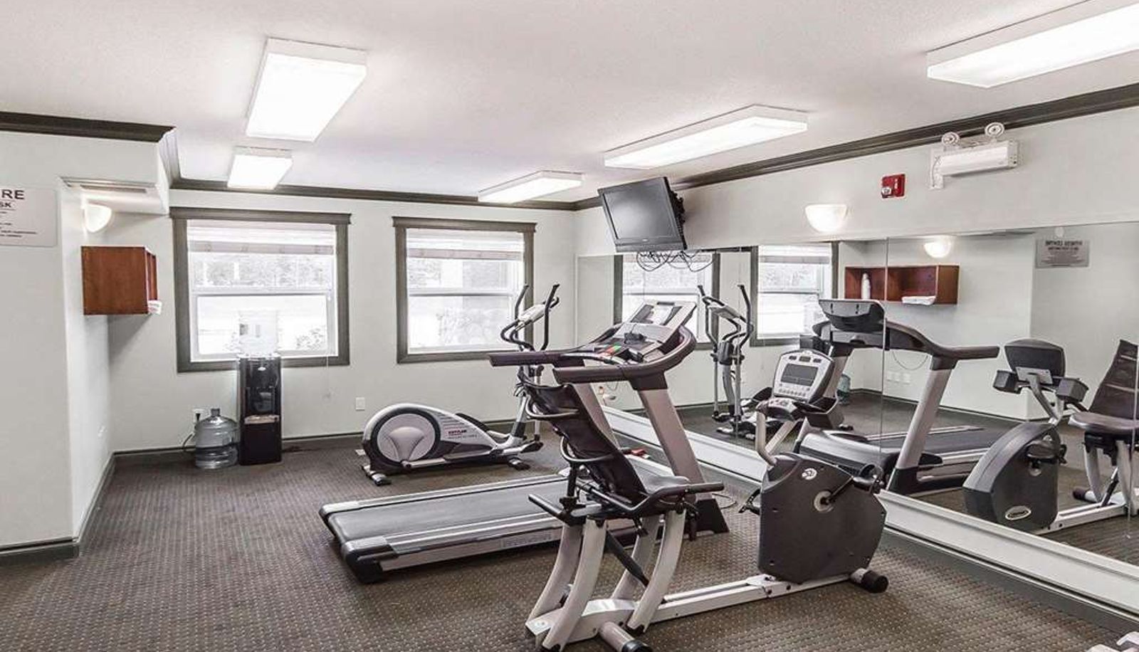 Zona de bienestar y gimnasio - Quality Inn & Suites