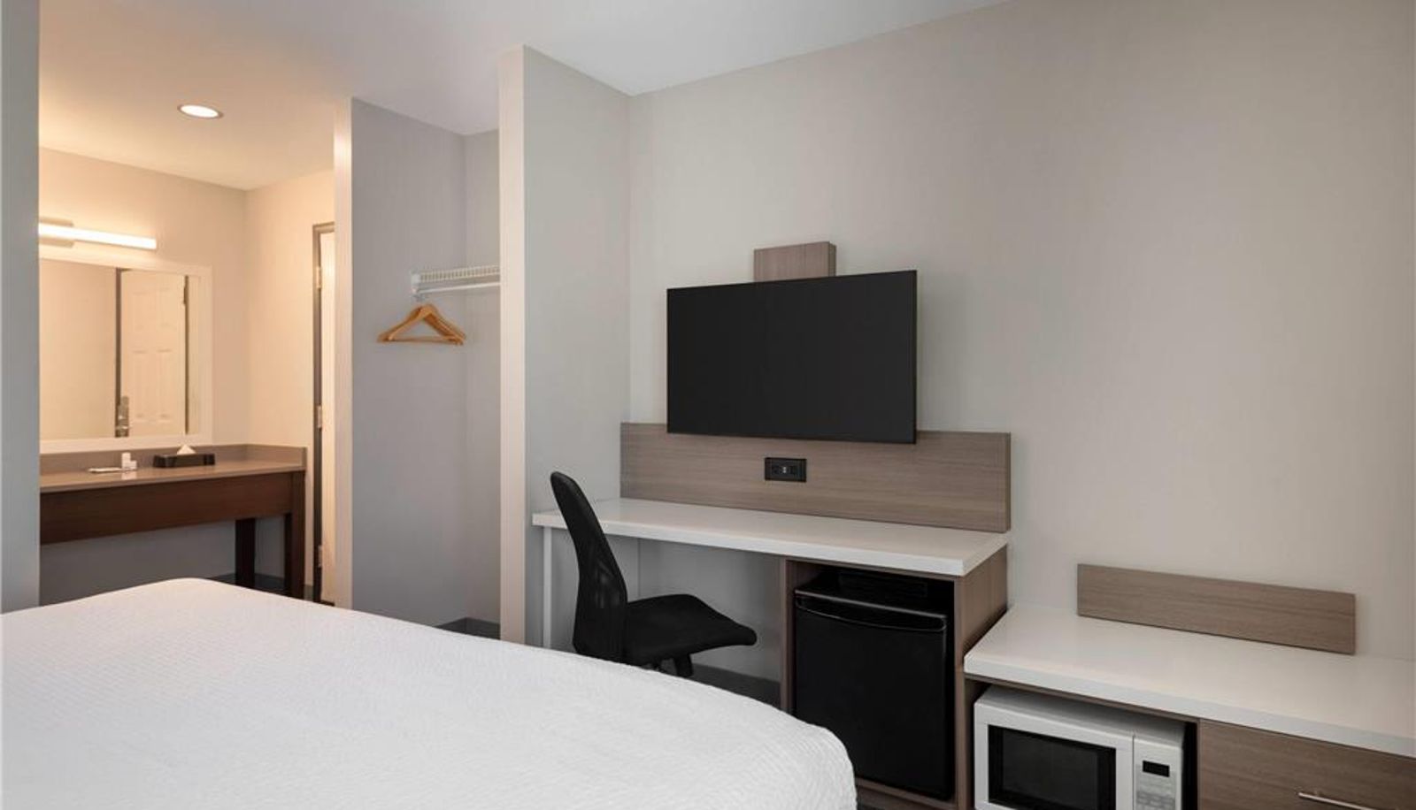 Zimmer - Days Inn by Wyndham Kelowna