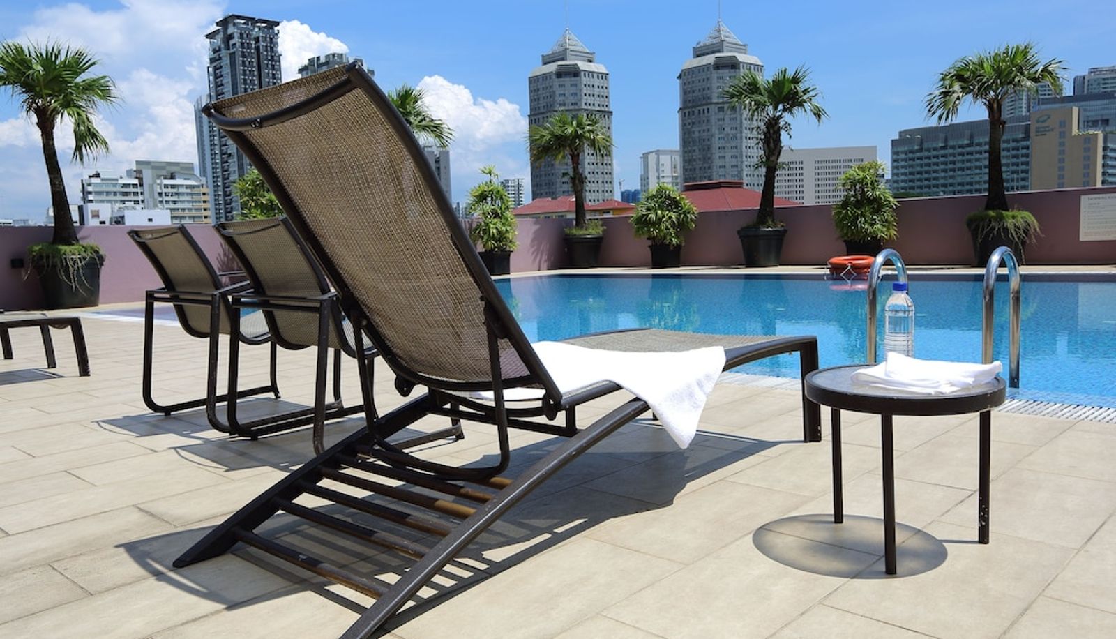 Zwembad - Days Inn by Wyndham Singapore Novena