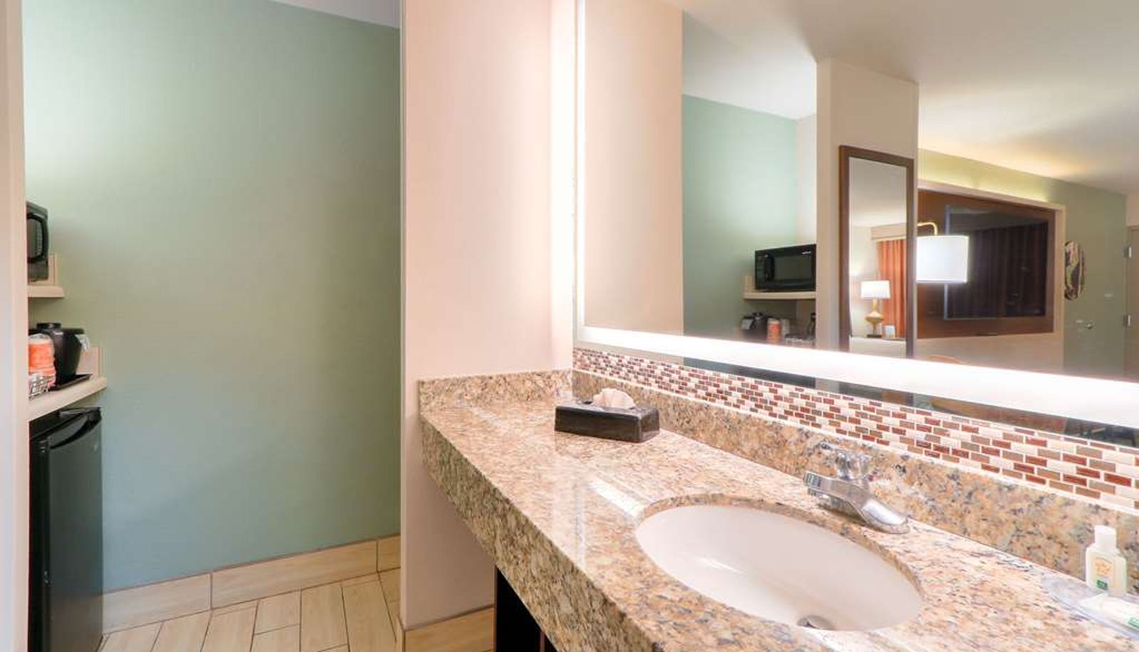 Camera - Quality Inn Near the Island Pigeon Forge