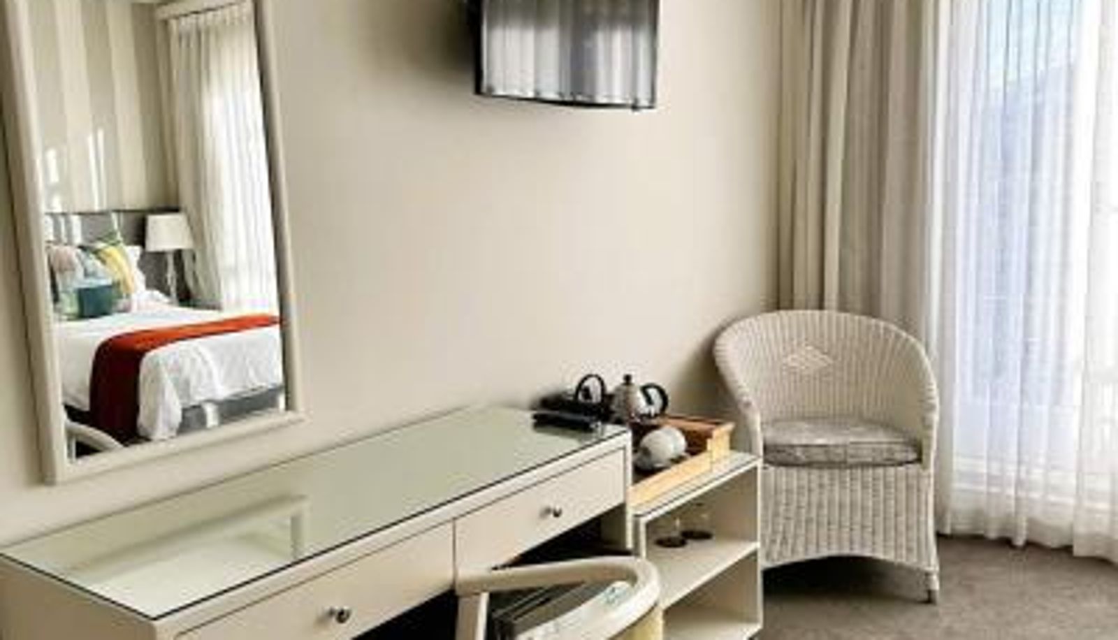Info - Cape Town Hollow Boutique Hotel CBD