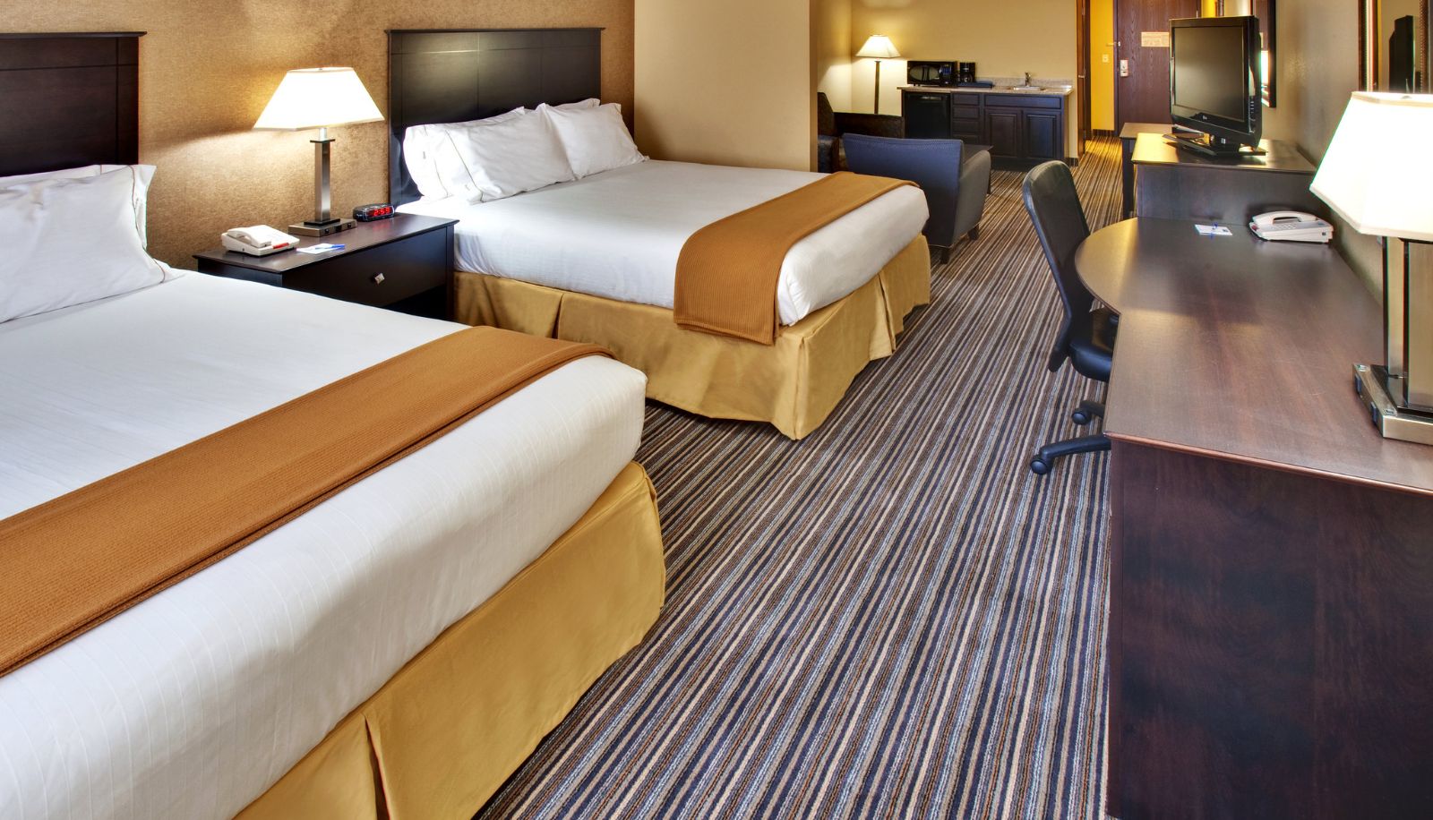 Room - Holiday Inn Express & Suites COUNCIL BLUFFS - CONV CTR AREA by IHG